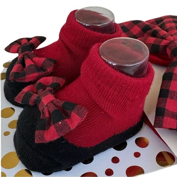 Little Me 0-12 Month Holiday Velvet Plaid Hat & Bootie Set NWT - Picture 3 of 8